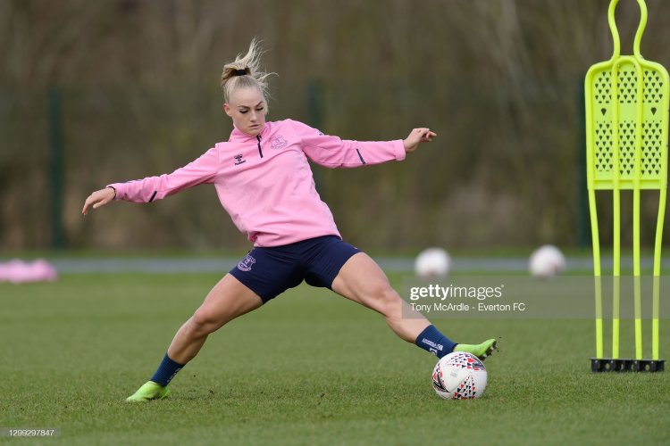 Рамона Бахман футболистка