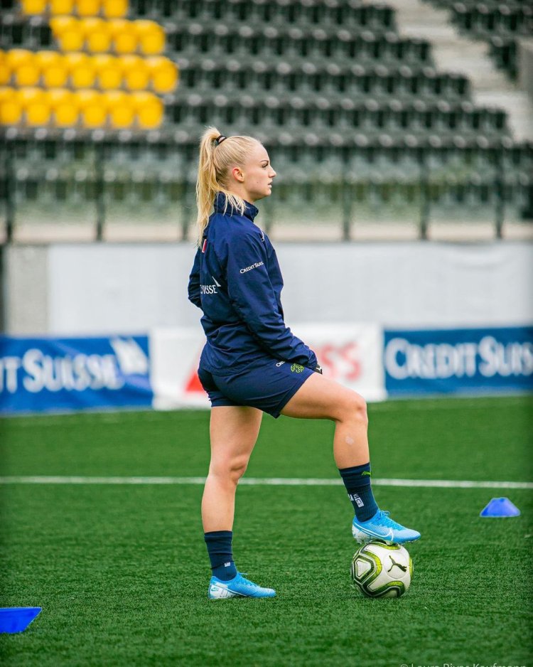 Alisha Lehmann на рабочий стол