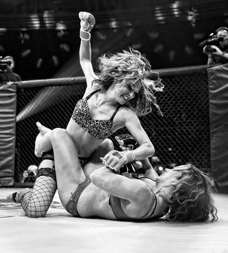 Женские бои кристи риччи