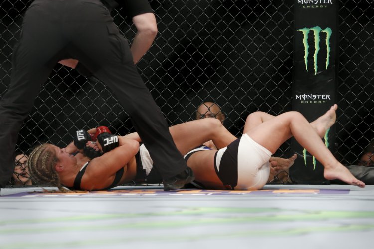 Аманда Роуз юфс