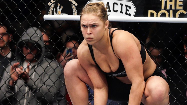 Бой Роуз Намаюнас и Джессика Андраде