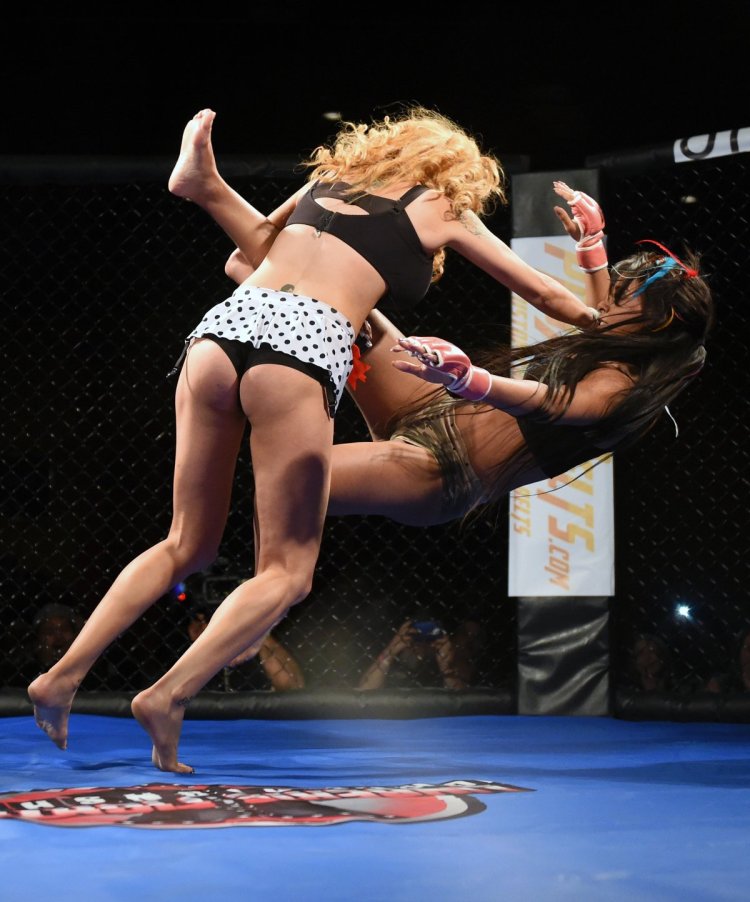 Женские бои кристи риччи