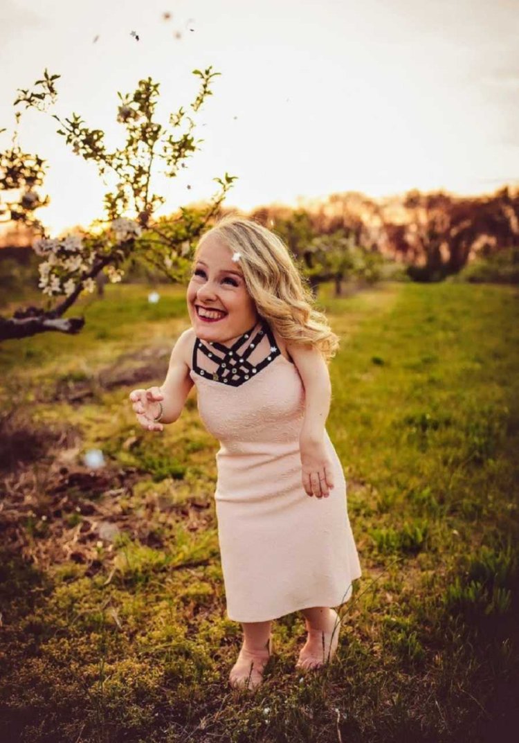 Девушки лилипуты красивые