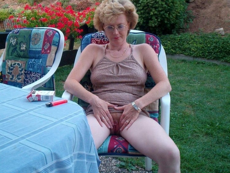 Старуха без трусов 80 90 75 лет
