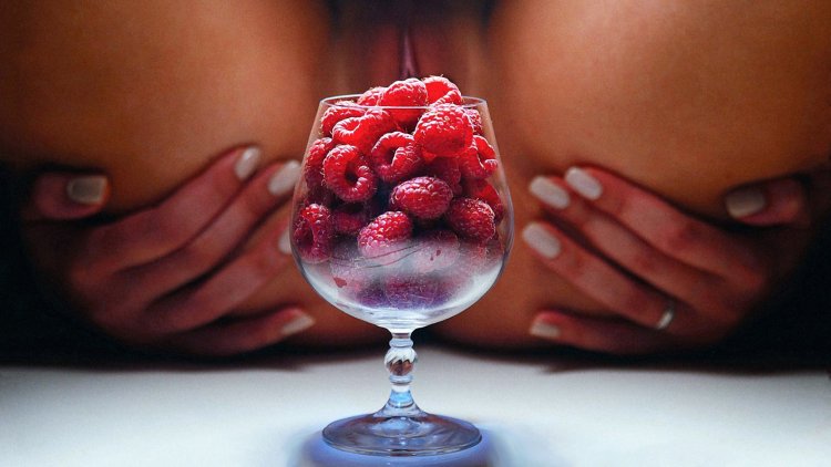 Клубника в вагине едят