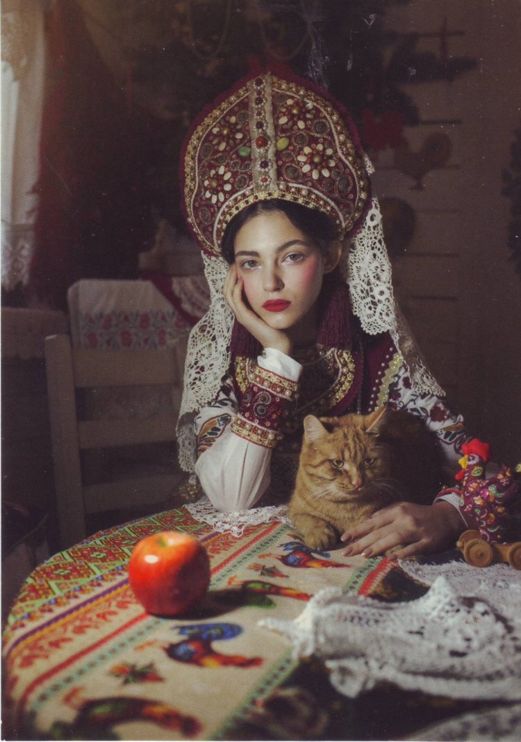 Баба в кокошнике