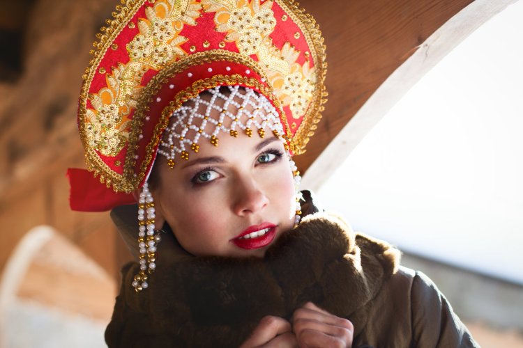 Грей в кокошнике