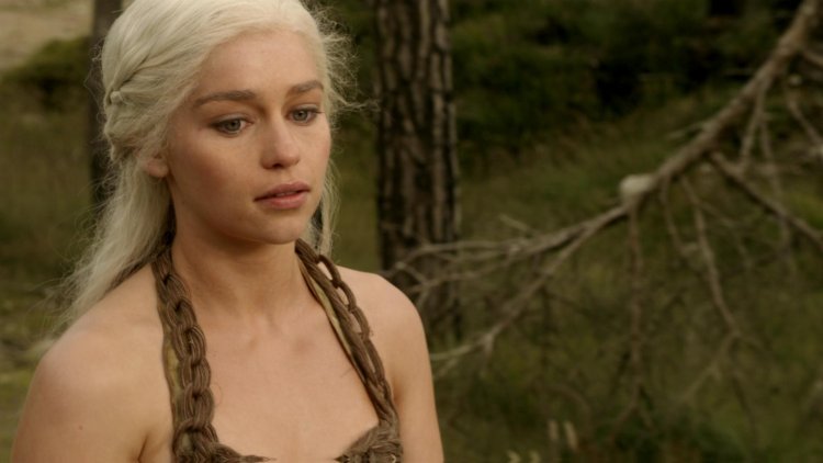 Эмилия Кларк голая из игры престолов