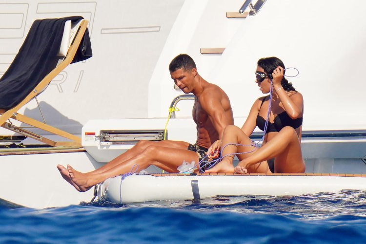 Джорджина Родригес 18