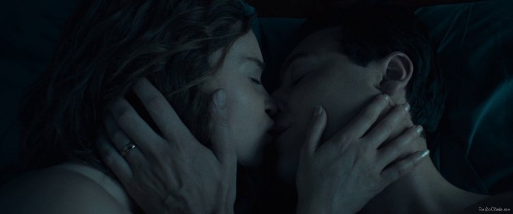 Эмилия Кларк бикини