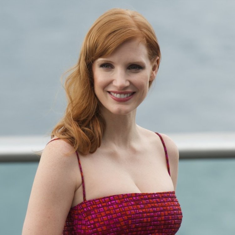 Джессика Честейн топлесс