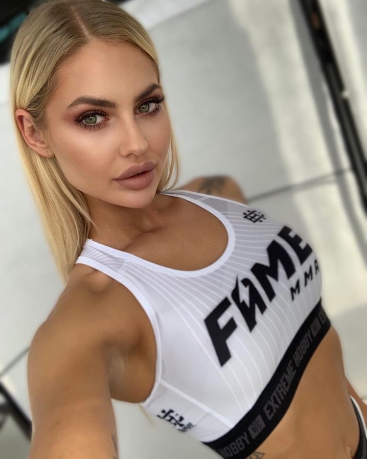 Камила смогуленцка