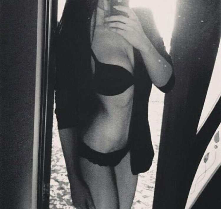 Фотомодель Яника Ланд