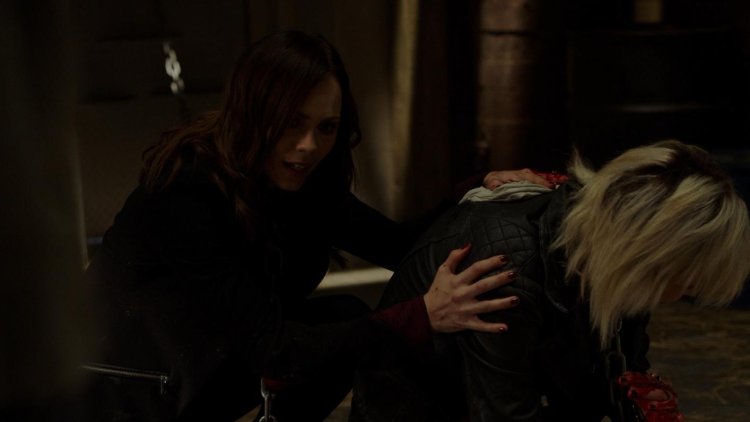 Бриттани Аллен попа