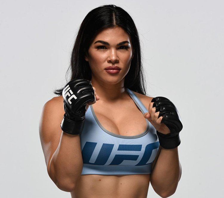 Боец юфс Рейчел Остович