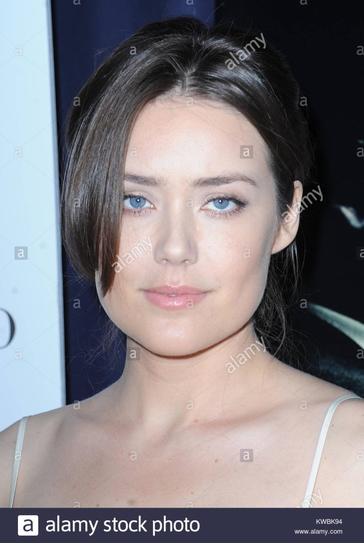 Megan Boone +18