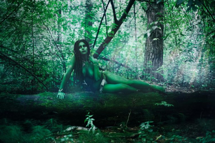 Красивые девушки в грязи