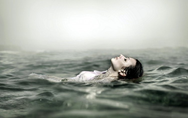 Русалка в болоте