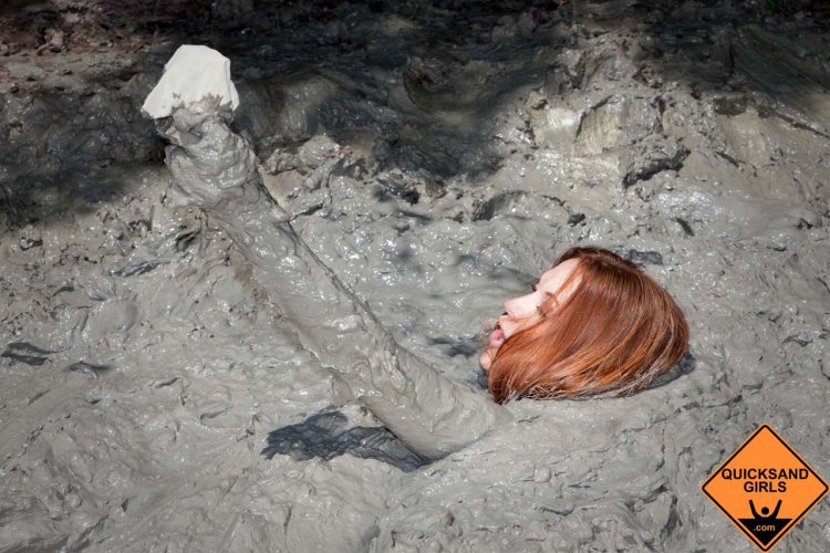 Фотосессия в лесу в купальнике