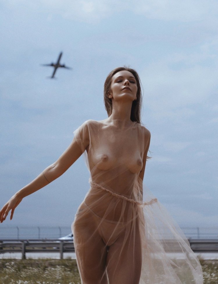 Полина фаворская ню