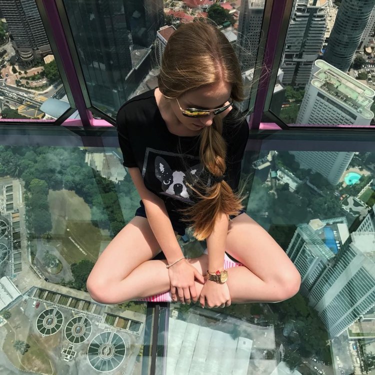 Оксана невеселая