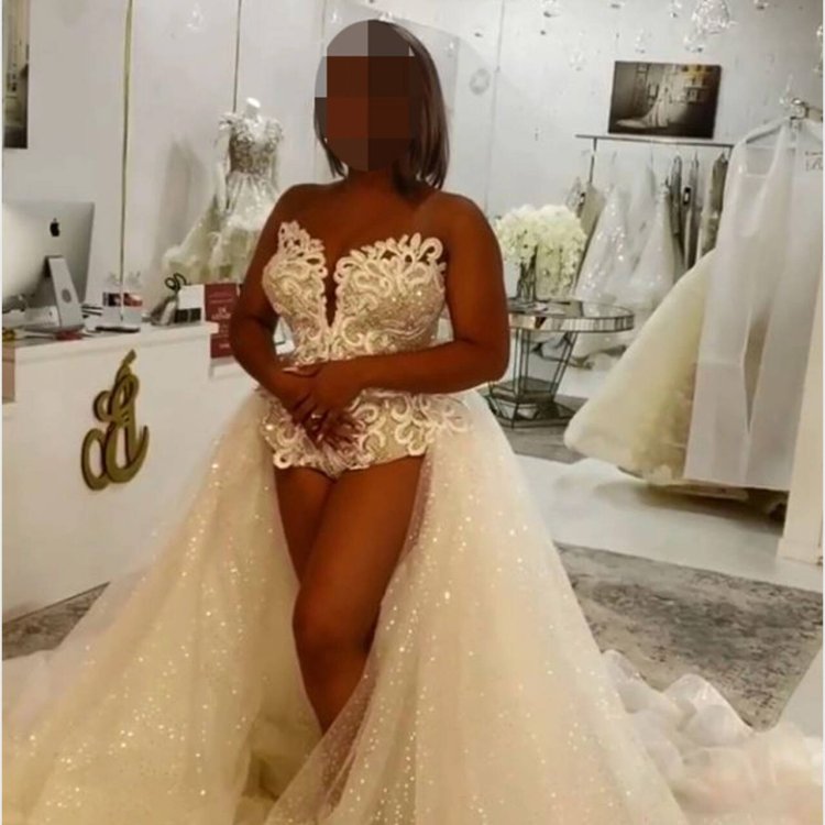 Невесты с большим декольте