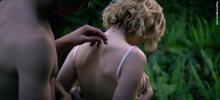 Сабрина Спеллман Кирнан Шипка nude