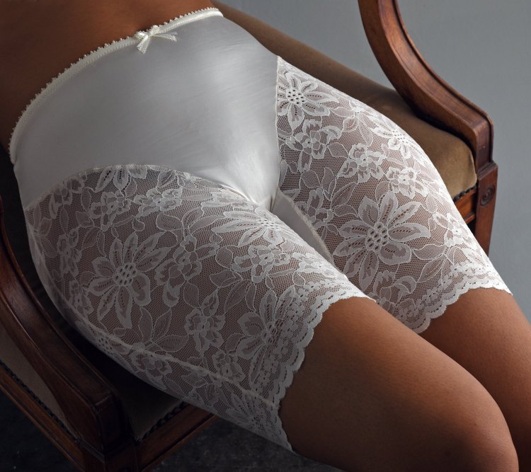 Нижнее белье в винтажном стиле