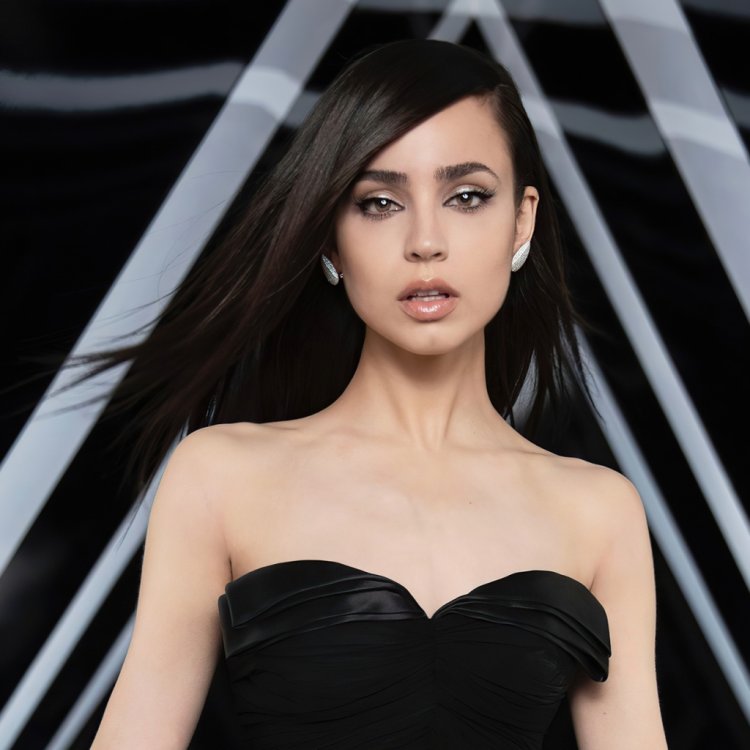 София Карсон ножки