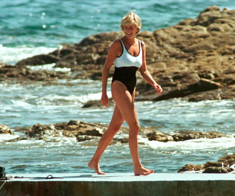 Принцесса Диана в купальнике
