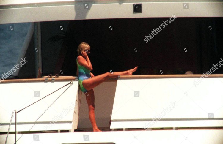 Принцесса Диана в купальнике