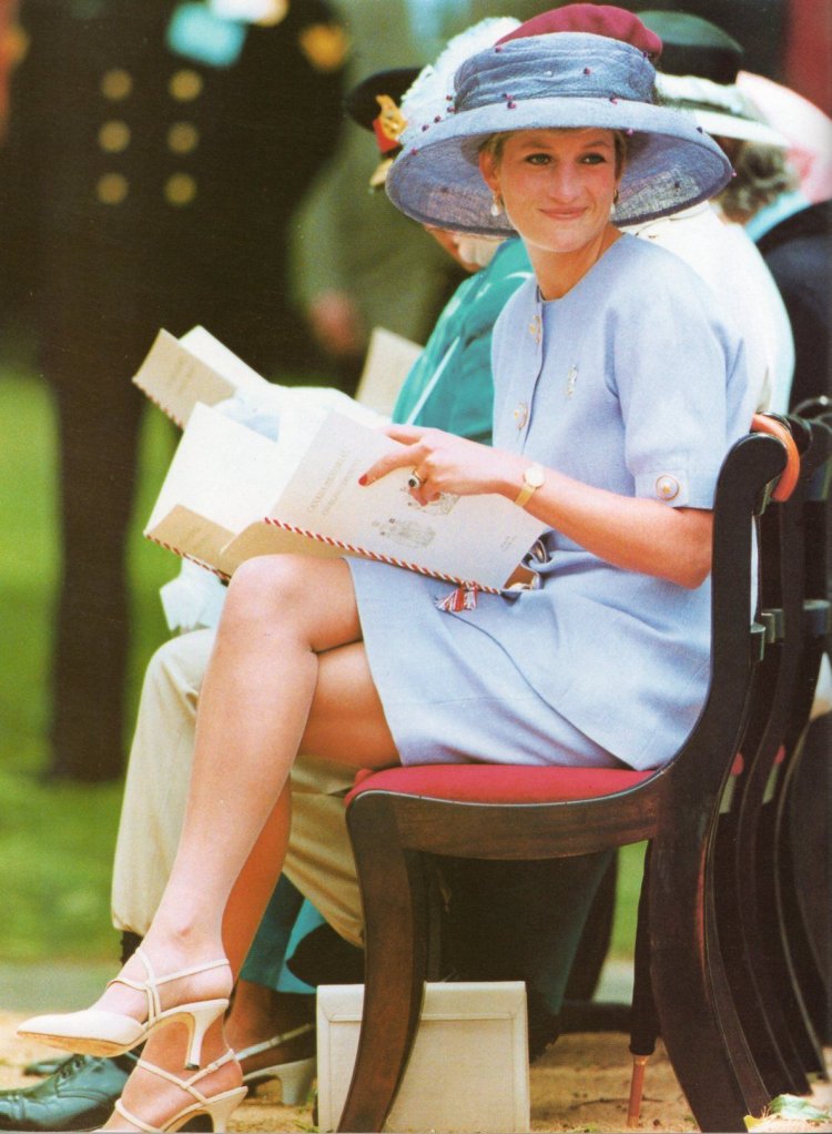 Принцесса Диана в купальнике