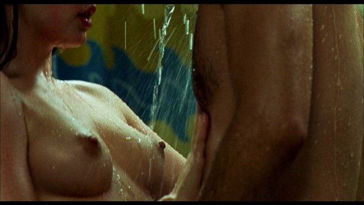 Ана де Армас каменные кулаки голая