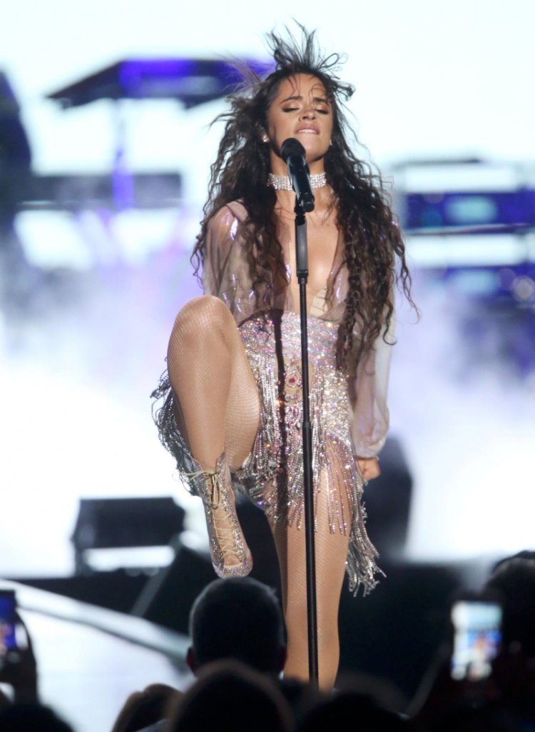 Камила Кабелло в бикини