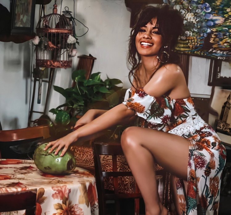 Камила Кабелло в бикини