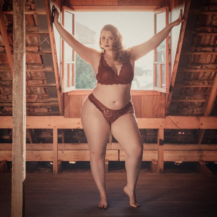 Жопастые домашние пышки