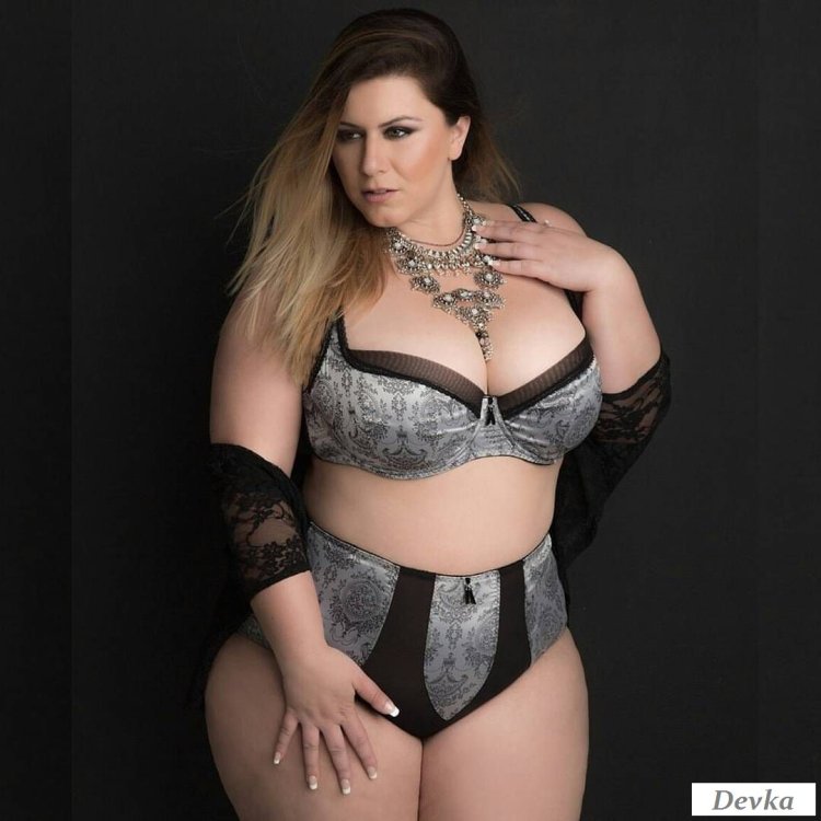 Модель плюс сайз Лондон Эндрюс