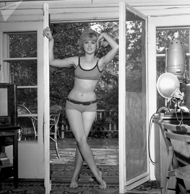 Софи Лорен топлесс