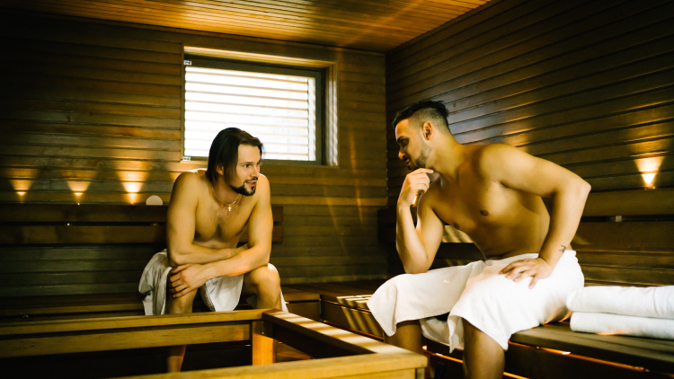Парни в сауне