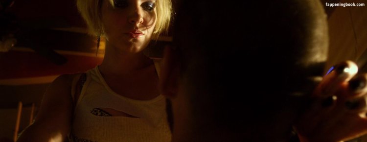 Силуэт девушки на сером фоне