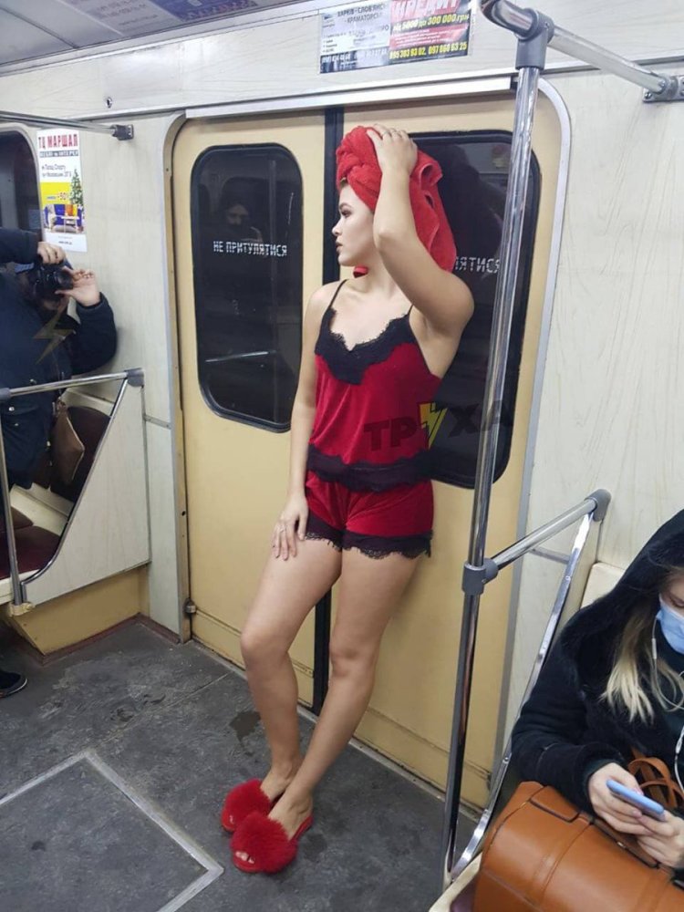 No Pants Subway Ride Москва
