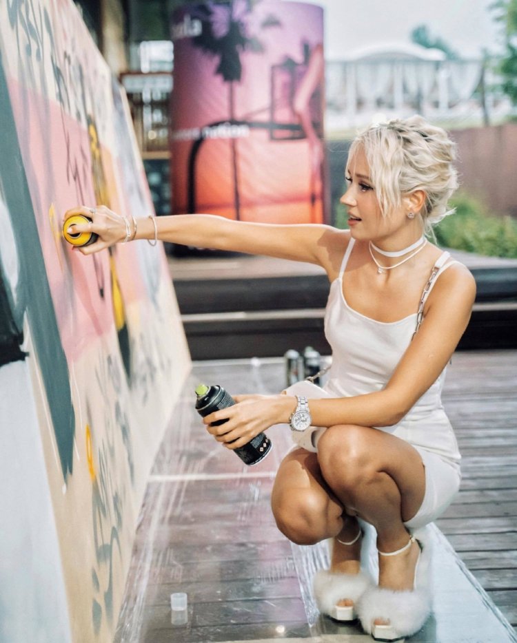 Голая Клава Кока