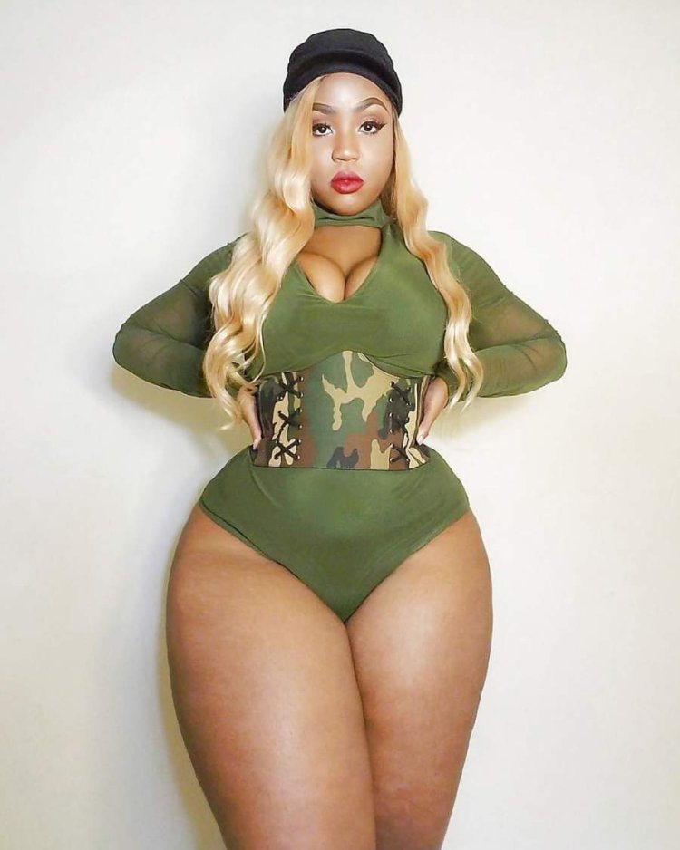 Девушки с большими бедрами