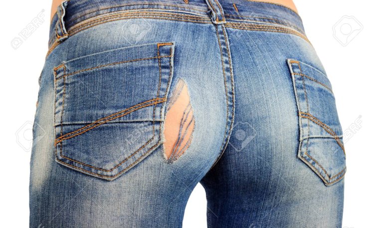 Порванные джинсы сзади