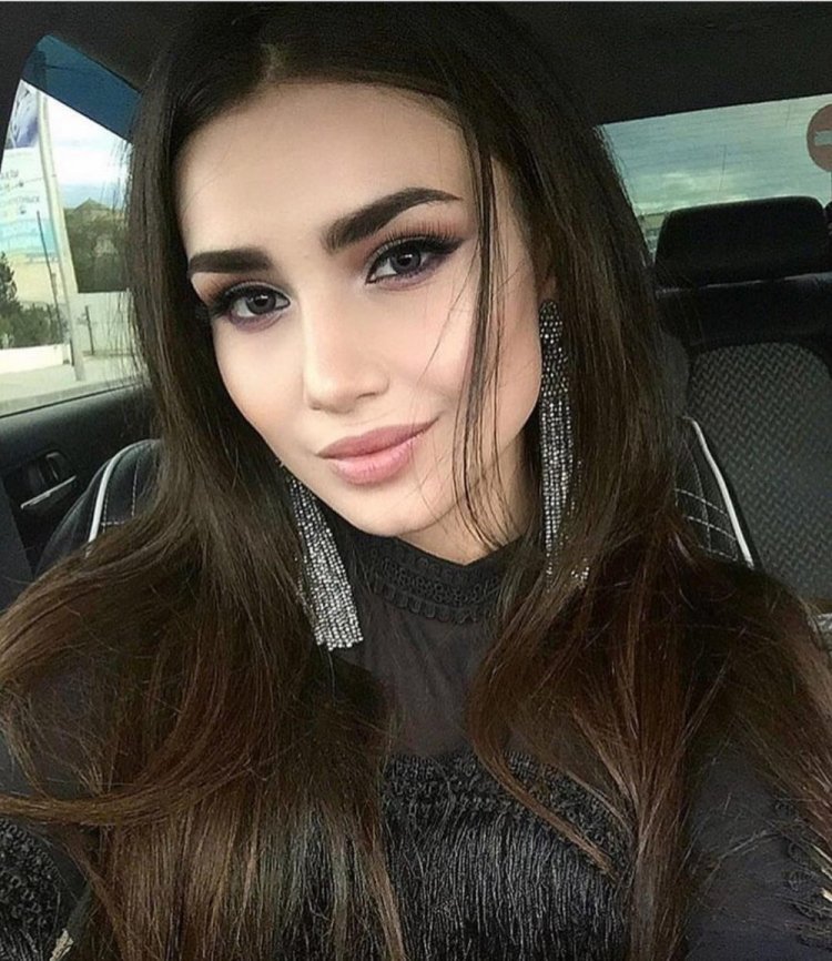 Эмили Ратажковски в Кельвин Кляйн