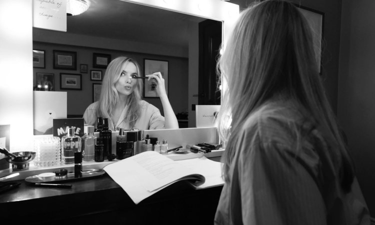 Возвращение в Эпплсид фильм 2019 nude