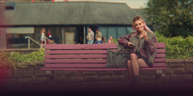 Emma Mackey flaunt Magazine