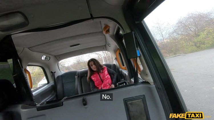 Лёля такси в купальнике