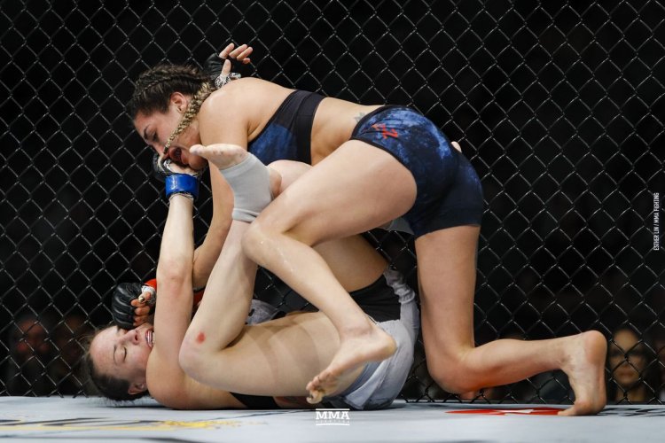 Камила Морроне topless