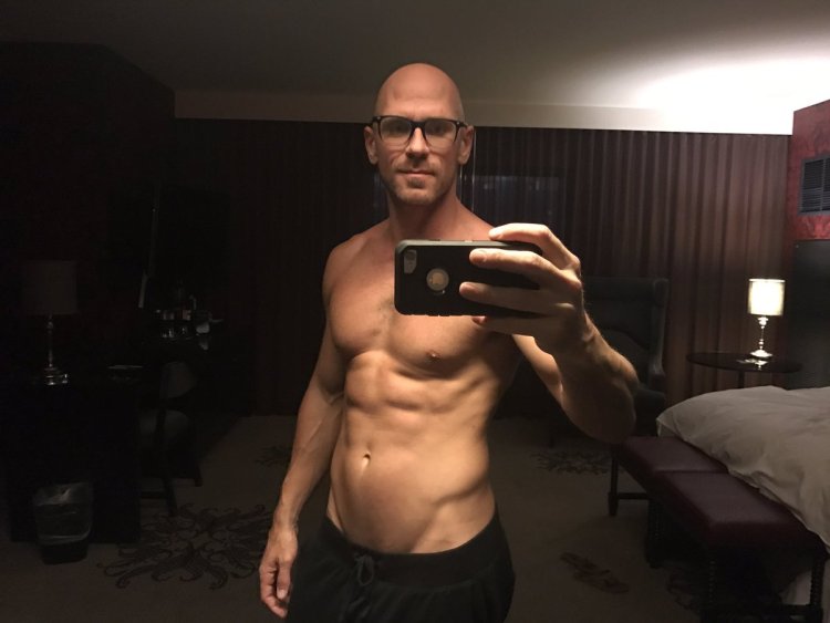 Джонни синс стив вульф